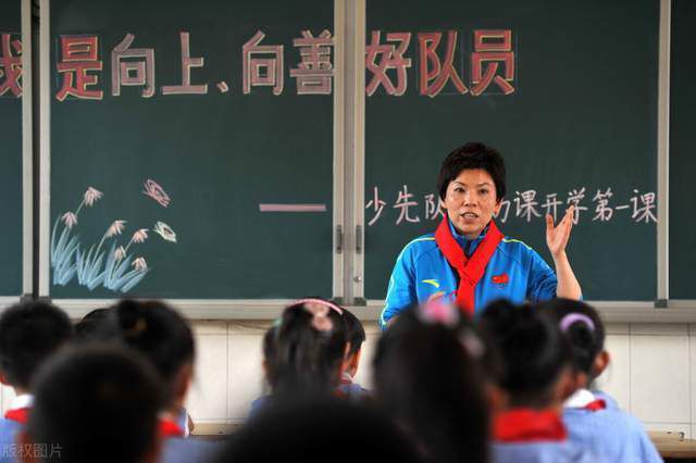 此外，在本场比赛中，索博斯洛伊攻防两端均发挥出色，堪称球队“大腿”。